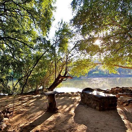 Kunene River Lodge Ehomba Exterior photo